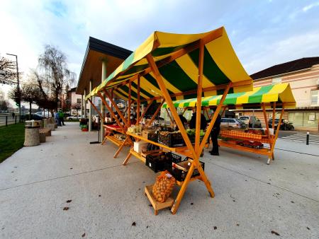 TRŽNICA ŠKOFLJICA 8